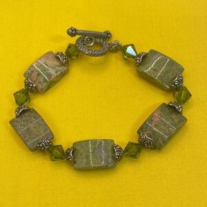Elegant Unakite and Green Beaded Bracelet with Silver Tone Accents